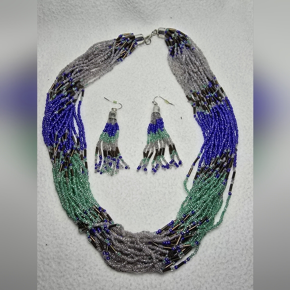 Elegant Multicolor Beaded Necklace and Earring Set - Picture 3 of 4